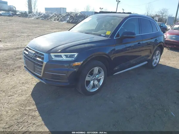WA1BNBFY8J2040331 2018 AUDI Q5 - Image 2