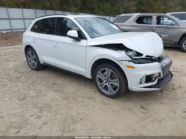 WA1BNBFY8K2070253 2019 AUDI Q5 - Image 1