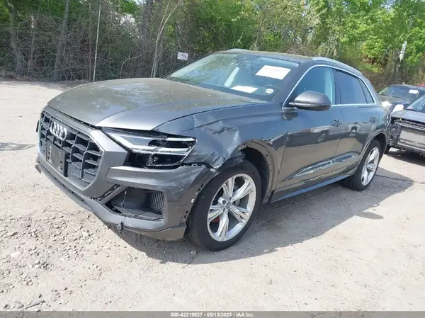 WA1BVAF10KD008895 2019 AUDI Q8 - Image 2