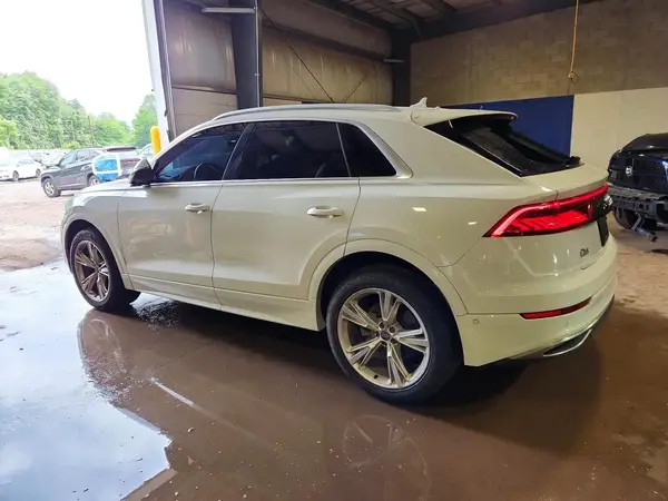 WA1BVAF10KD008931 2019 AUDI Q8 - Image 2