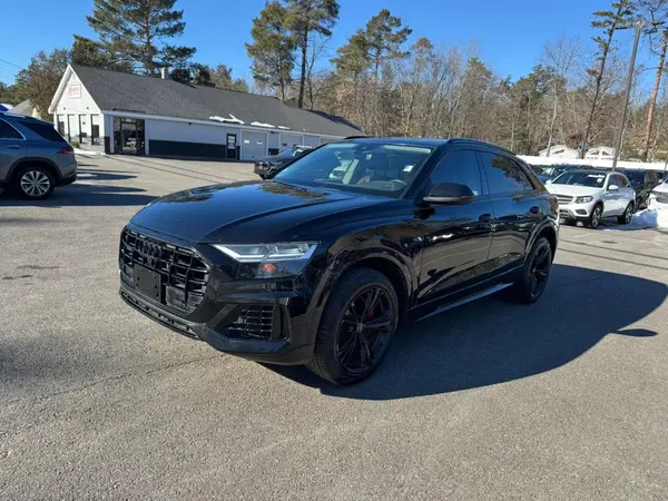 WA1BVAF10KD016155 2019 AUDI Q8 - Image 2