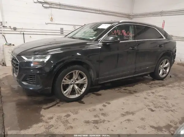 WA1BVAF10KD022361 2019 AUDI Q8 - Image 2