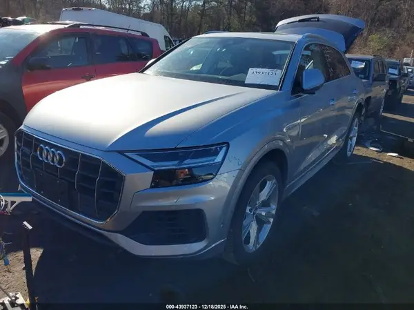 WA1BVAF10KD033991 2019 AUDI Q8 - Image 2