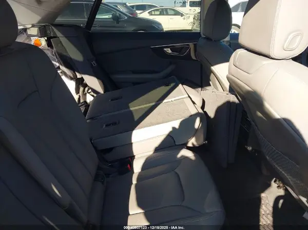 WA1BVAF10KD033991 2019 AUDI Q8 - Image 8
