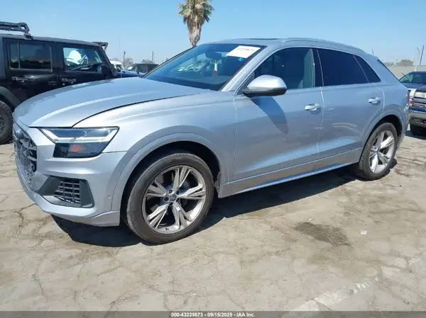 WA1BVAF11KD010834 2019 AUDI Q8 - Image 2