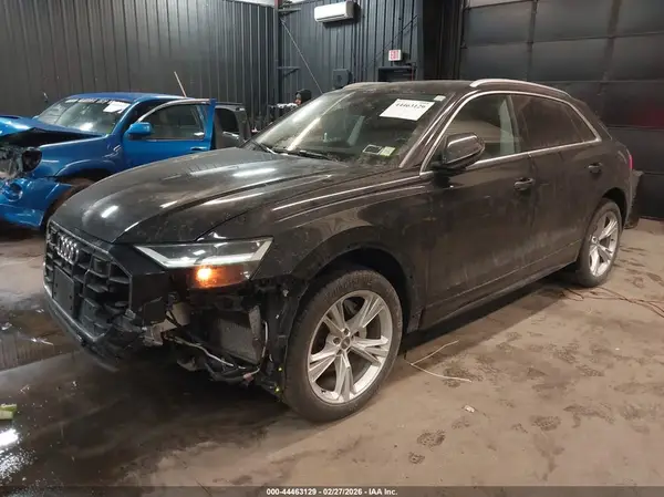 WA1BVAF11KD025639 2019 AUDI Q8 - Image 2