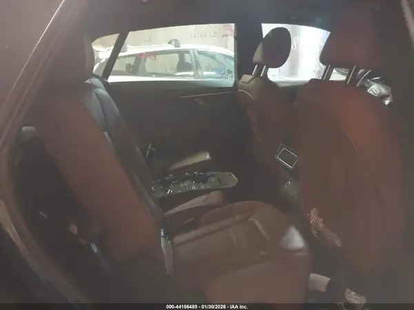 WA1BVAF11KD036298 2019 AUDI Q8 - Image 8