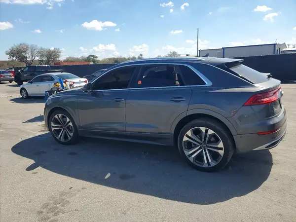WA1BVAF11MD031606 2021 AUDI Q8 - Image 2
