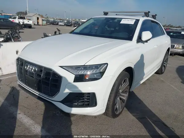 WA1BVAF11MD040077 2021 AUDI Q8 - Image 2