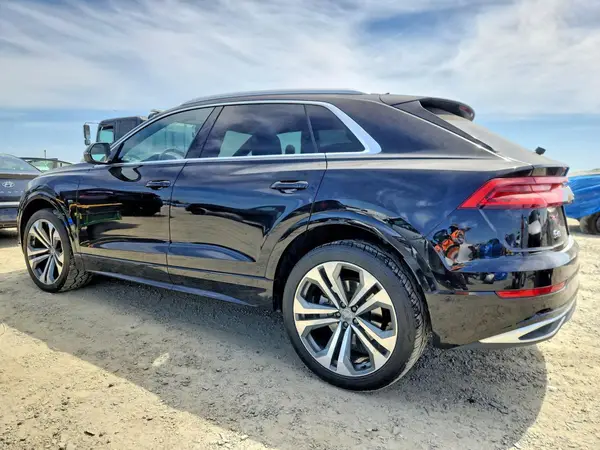 WA1BVAF12KD011846 2019 AUDI Q8 - Image 2
