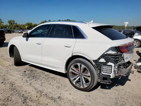 WA1BVAF12KD020059 2019 AUDI Q8 - Image 2