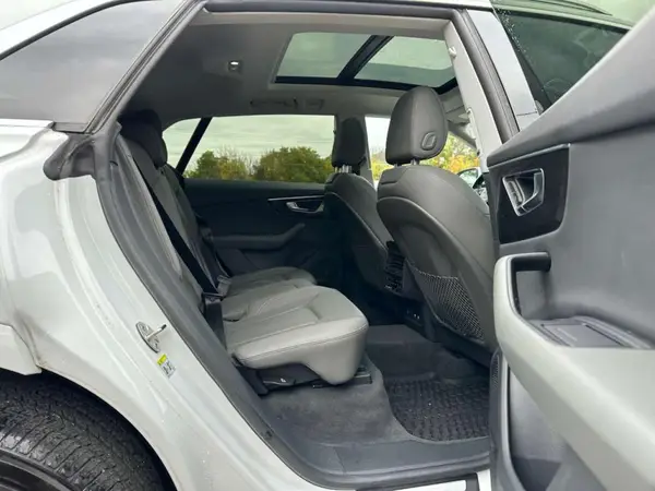 WA1BVAF12KD030347 2019 AUDI Q8 - Image 8