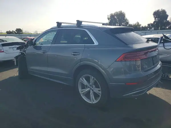 WA1BVAF13KD023651 2019 AUDI Q8 - Image 2
