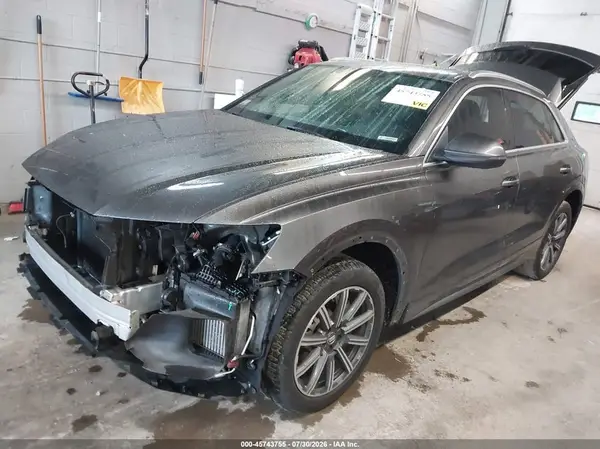 WA1BVAF13KD037484 2019 AUDI Q8 - Image 2