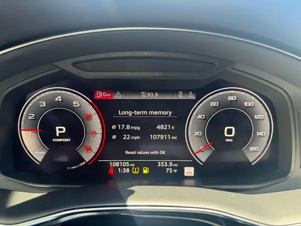 WA1BVAF15KD028897 2019 AUDI Q8 - Image 8