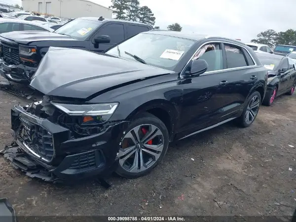 WA1BVAF15KD029239 2019 AUDI Q8 - Image 2