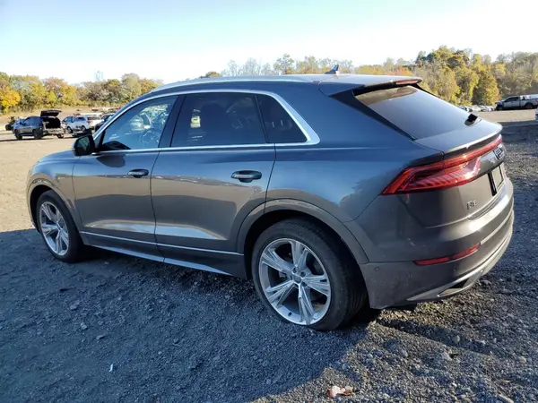 WA1BVAF15KD030049 2019 AUDI Q8 - Image 2