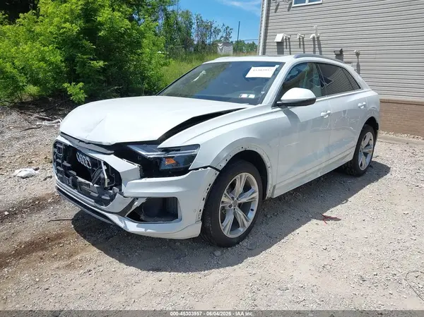 WA1BVAF16KD005211 2019 AUDI Q8 - Image 2