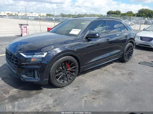 WA1BVAF16KD037415 2019 AUDI Q8 - Image 2
