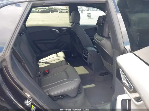 WA1BVAF16KD037415 2019 AUDI Q8 - Image 8