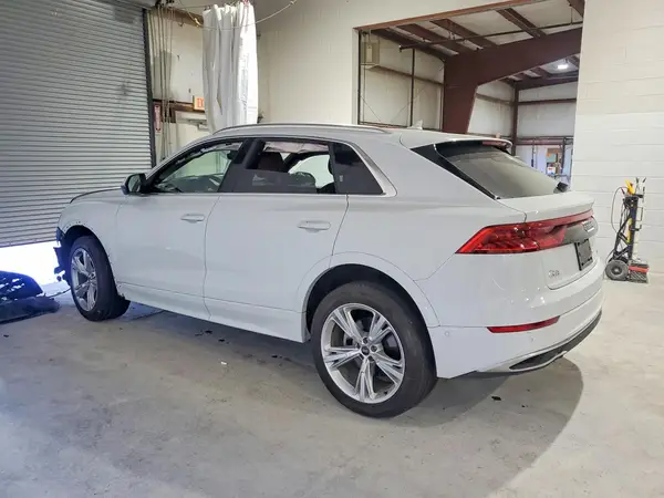 WA1BVAF16MD010377 2021 AUDI Q8 - Image 2