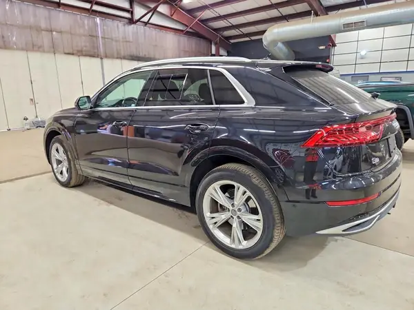 WA1BVAF17KD007310 2019 AUDI Q8 - Image 2