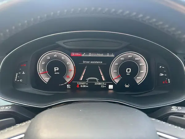 WA1BVAF17KD008859 2019 AUDI Q8 - Image 8