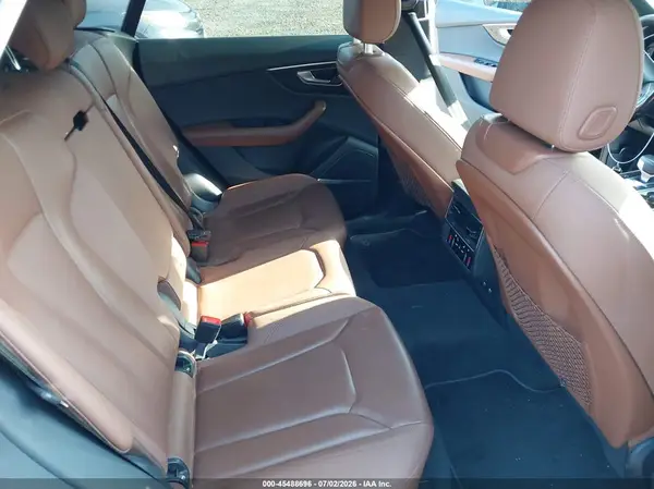 WA1BVAF17KD023670 2019 AUDI Q8 - Image 8