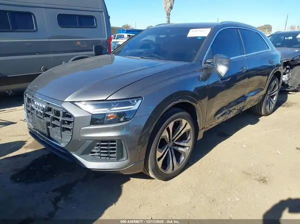 WA1BVAF17KD040646 2019 AUDI Q8 - Image 2