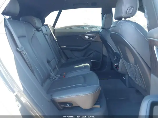 WA1BVAF17KD040646 2019 AUDI Q8 - Image 8