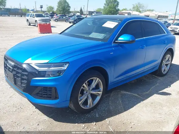 WA1BVAF18KD016954 2019 AUDI Q8 - Image 2