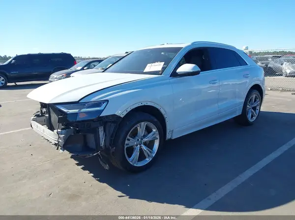 WA1BVAF18KD035343 2019 AUDI Q8 - Image 2