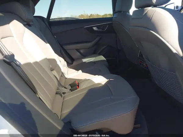 WA1BVAF18KD035343 2019 AUDI Q8 - Image 8