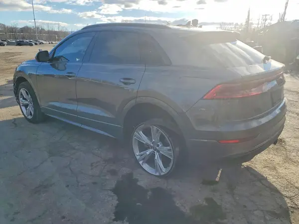 WA1BVAF18KD040977 2019 AUDI Q8 - Image 2