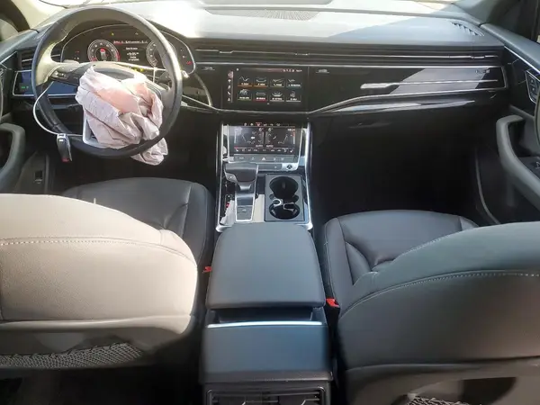 WA1BVAF18KD040977 2019 AUDI Q8 - Image 8
