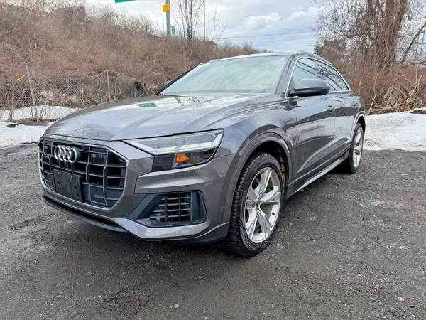 WA1BVAF19KD039112 2019 AUDI Q8 - Image 2