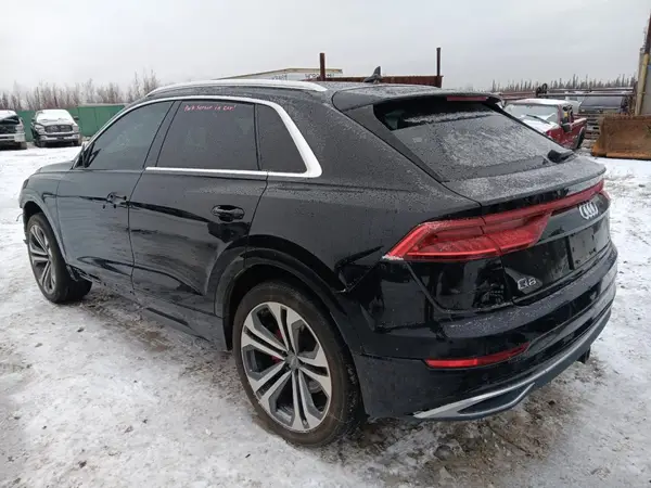 WA1BVAF19KD044293 2019 AUDI Q8 - Image 2