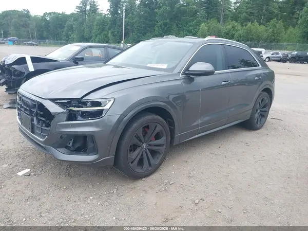 WA1BVAF1XKD012887 2019 AUDI Q8 - Image 2