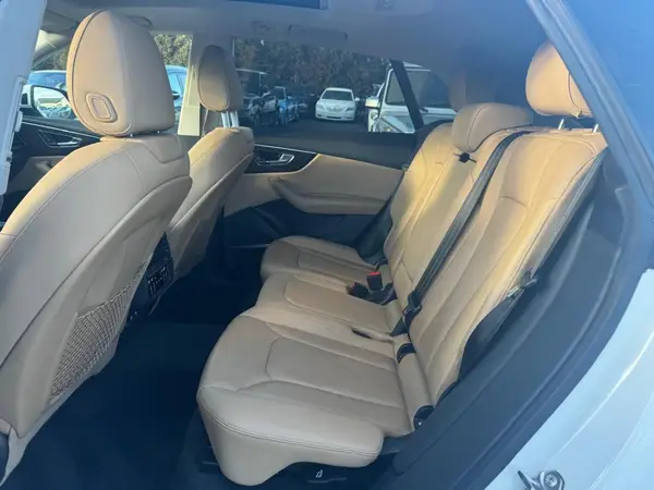 WA1BVAF1XKD017992 2019 AUDI Q8 - Image 8