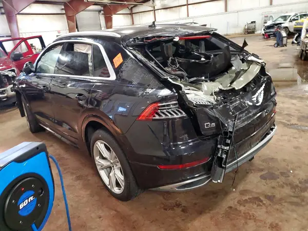 WA1BVAF1XKD040446 2019 AUDI Q8 - Image 2