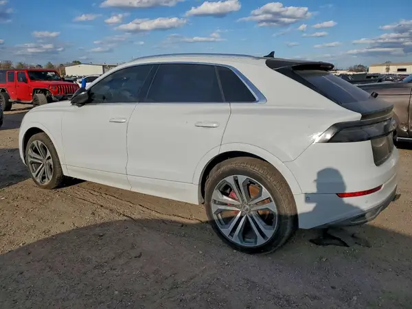 WA1BVAF1XKD046859 2019 AUDI Q8 - Image 2