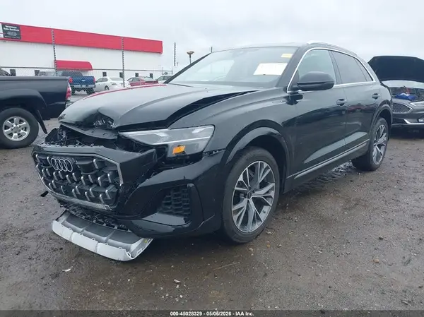 WA1BVBF10RD020352 2024 AUDI Q8 - Image 2