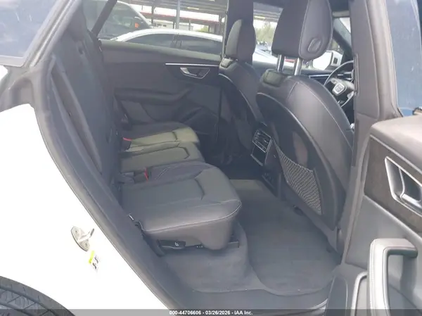 WA1BVBF13RD019566 2024 AUDI Q8 - Image 8