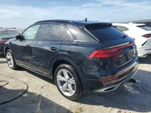 WA1BVBF17ND007494 2022 AUDI Q8 - Image 2