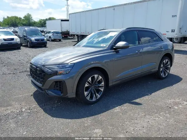 WA1BVBF19RD019586 2024 AUDI Q8 - Image 2