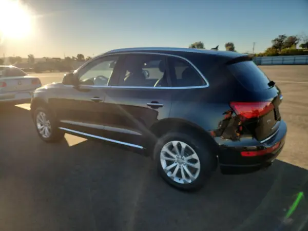 WA1C2AFP0HA070812 2017 AUDI Q5 - Image 2