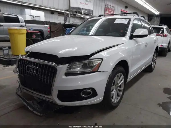 WA1C2AFP9HA013640 2017 AUDI Q5 - Image 2