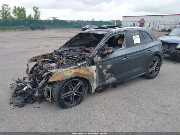 WA1C4AFY0J2049655 2018 AUDI SQ5 - Image 2