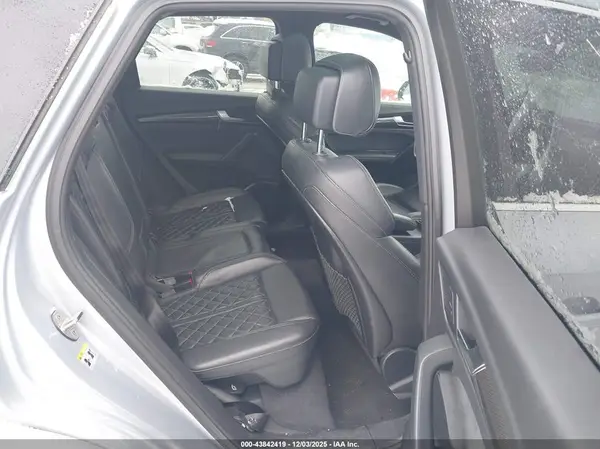 WA1C4AFY0J2237639 2018 AUDI SQ5 - Image 8