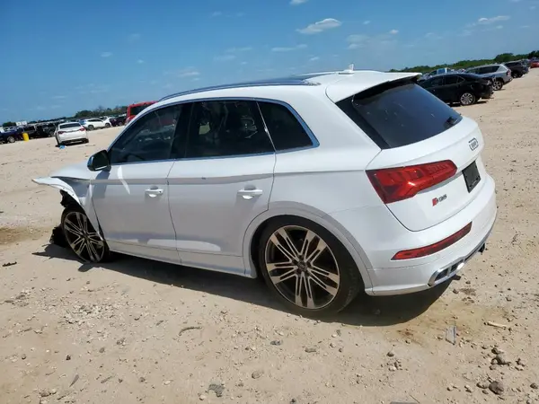 WA1C4AFY1J2181467 2018 AUDI SQ5 - Image 2